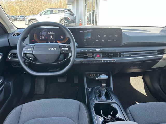 2025 Kia K4 LXS - Photo 12