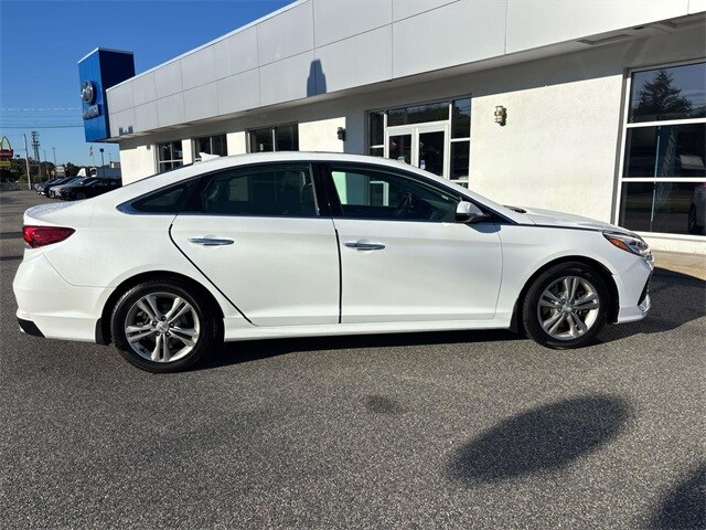 2018 Hyundai Sonata Limited photo 2