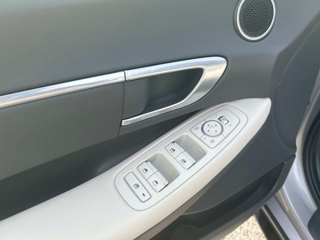 2023 Hyundai Sonata SEL - Photo 18