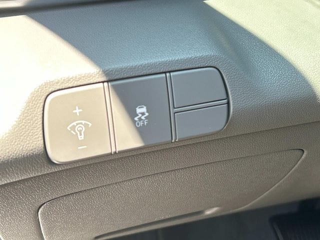2024 Hyundai Elantra SEL - Photo 22