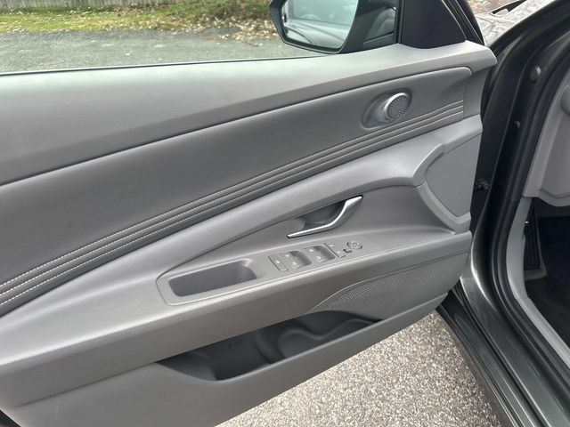 2024 Hyundai Elantra SEL - Photo 18