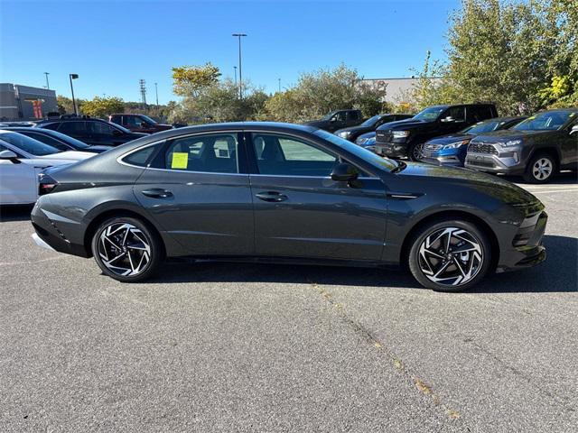 2026 Hyundai Sonata SEL Sport photo 2