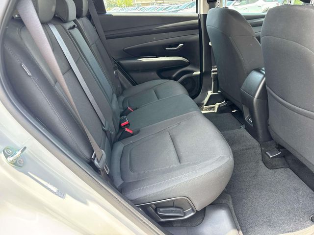 2025 Hyundai Tucson SE - Photo 14