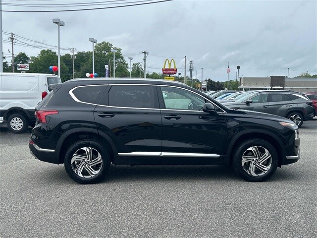 2021 Hyundai Santa Fe SEL photo 2