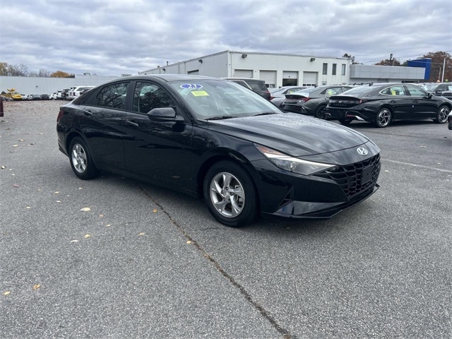 2023 Hyundai Elantra SE
