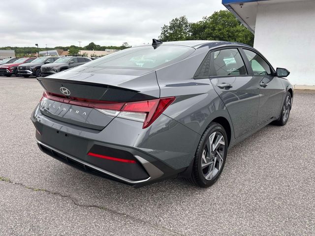 2025 Hyundai Elantra SEL - Photo 3