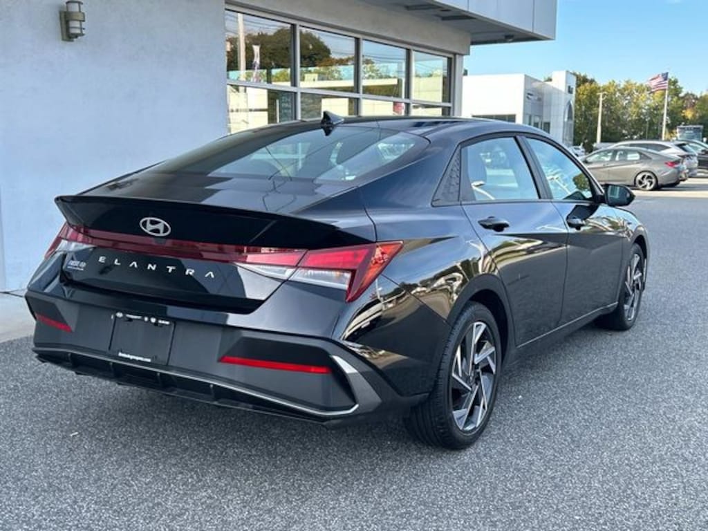 Certified 2025 Hyundai Elantra SEL Sport Sedan