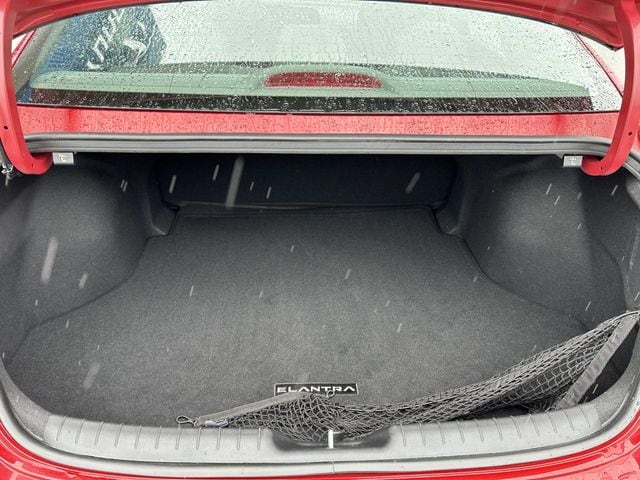 2025 Hyundai Elantra SEL - Photo 11