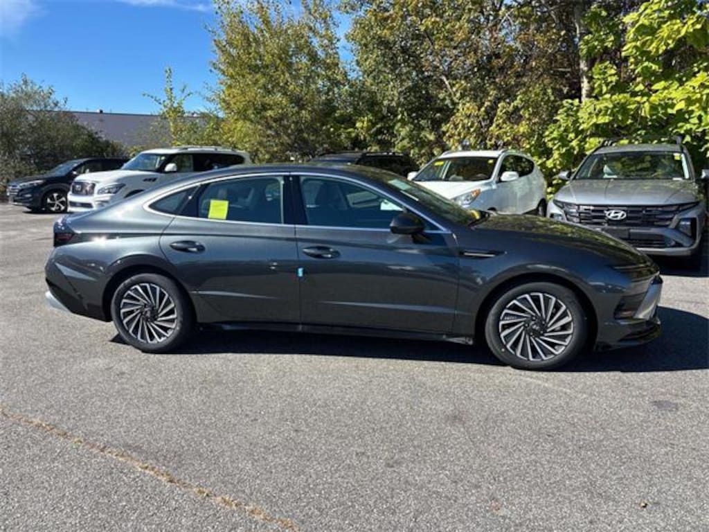 New 2026 Hyundai Sonata Hybrid SEL Sedan