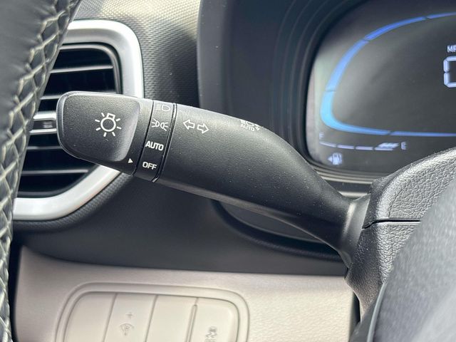 2023 Hyundai Venue SEL - Photo 28