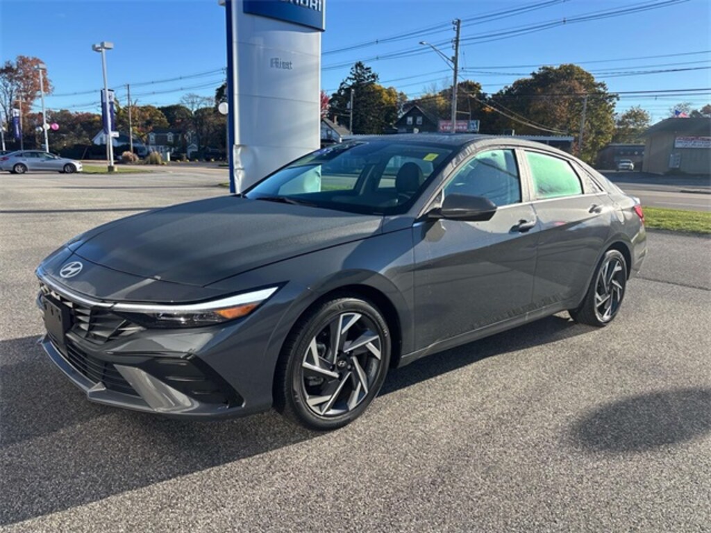 Certified 2025 Hyundai Elantra Limited Sedan