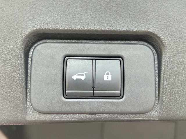 2024 Nissan Rogue SV - Photo 12