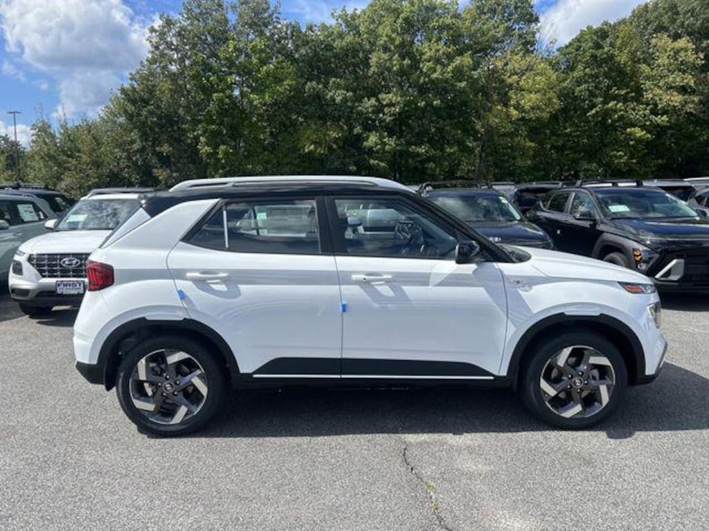 New 2026 Hyundai Venue SEL w/Two-Tone Roof SUV