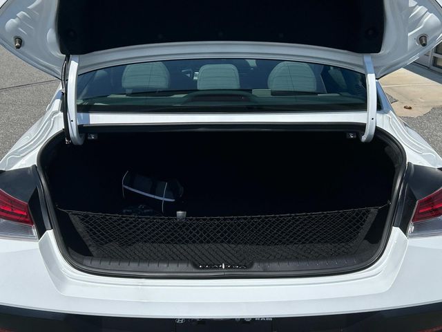 2024 Hyundai Elantra SEL - Photo 12