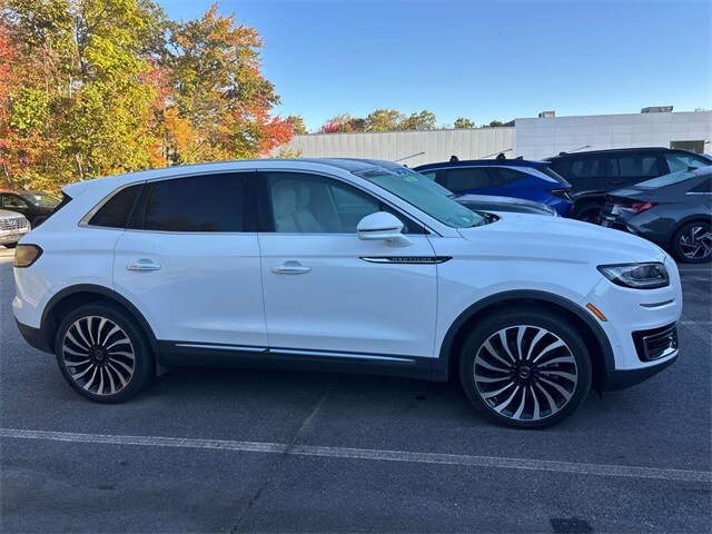 2020 Lincoln Nautilus Black Label photo 2