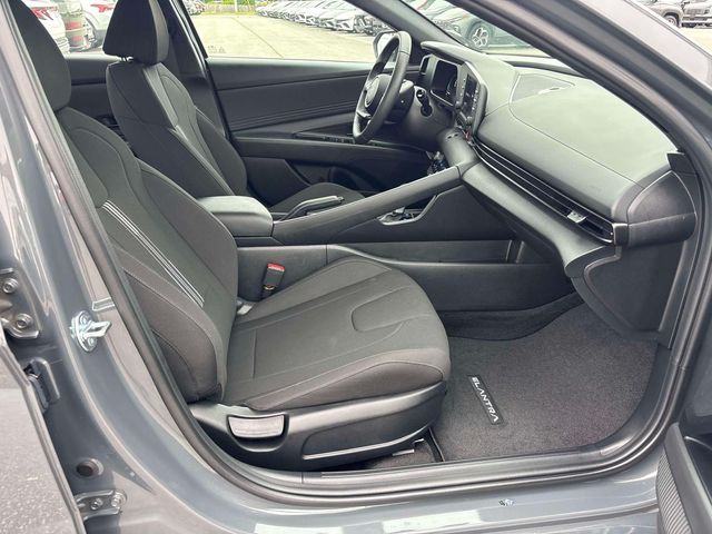 2025 Hyundai Elantra SEL - Photo 16