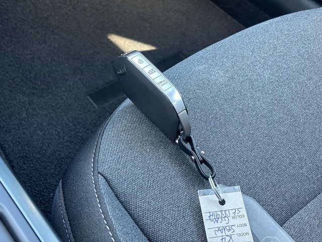 2025 Kia K4 LXS - Photo 27