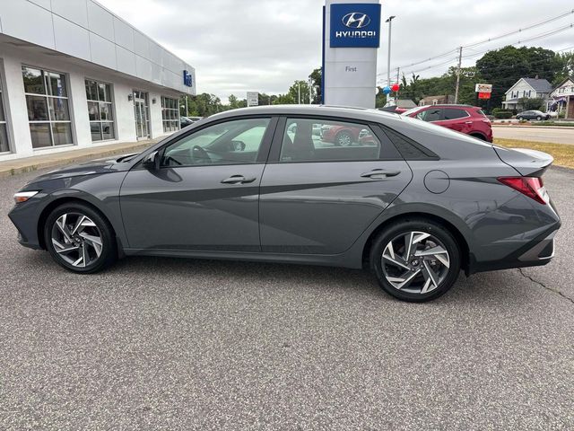 2025 Hyundai Elantra SEL - Photo 5