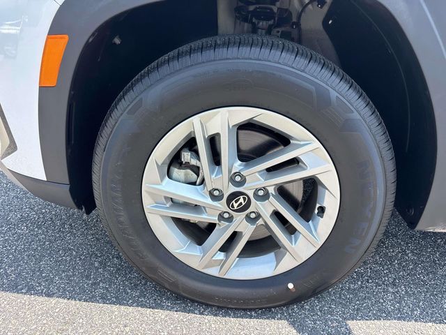 2025 Hyundai Tucson SE - Photo 8