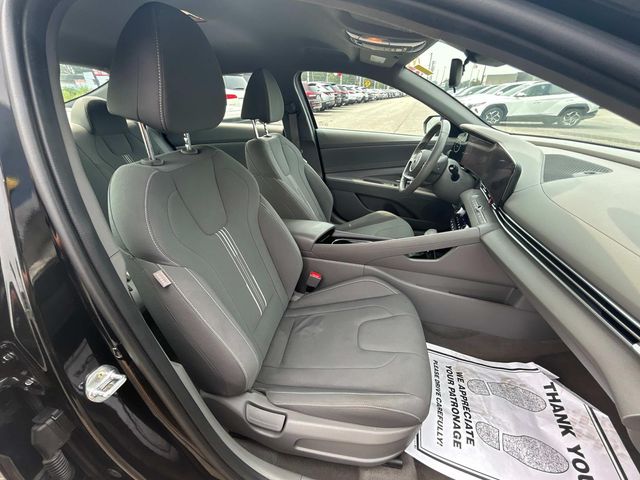 2023 Hyundai Elantra SEL - Photo 16