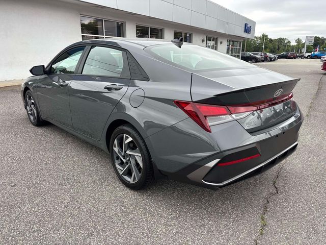 2025 Hyundai Elantra SEL - Photo 6