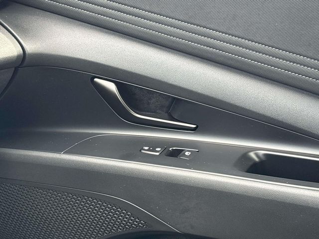 2025 Hyundai Elantra SEL - Photo 24