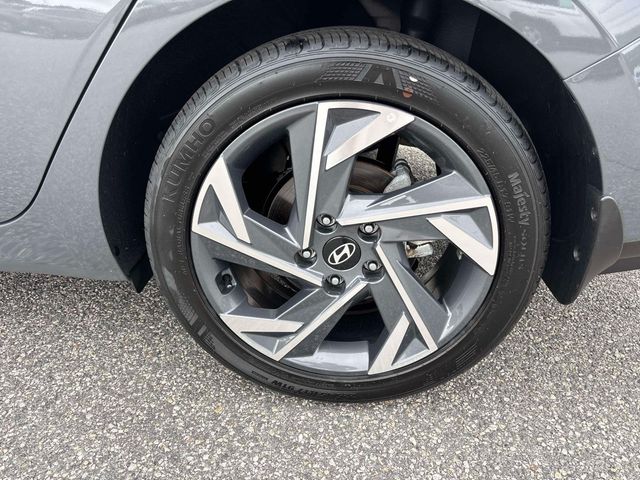 2025 Hyundai Elantra SEL - Photo 8