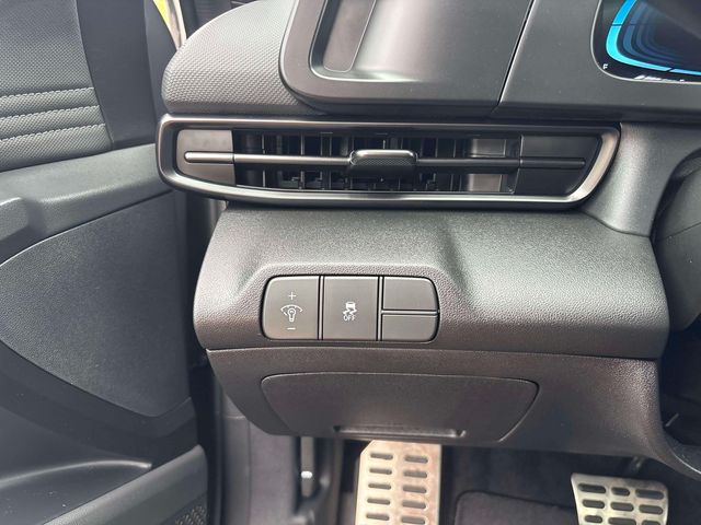 2025 Hyundai Elantra SEL - Photo 18