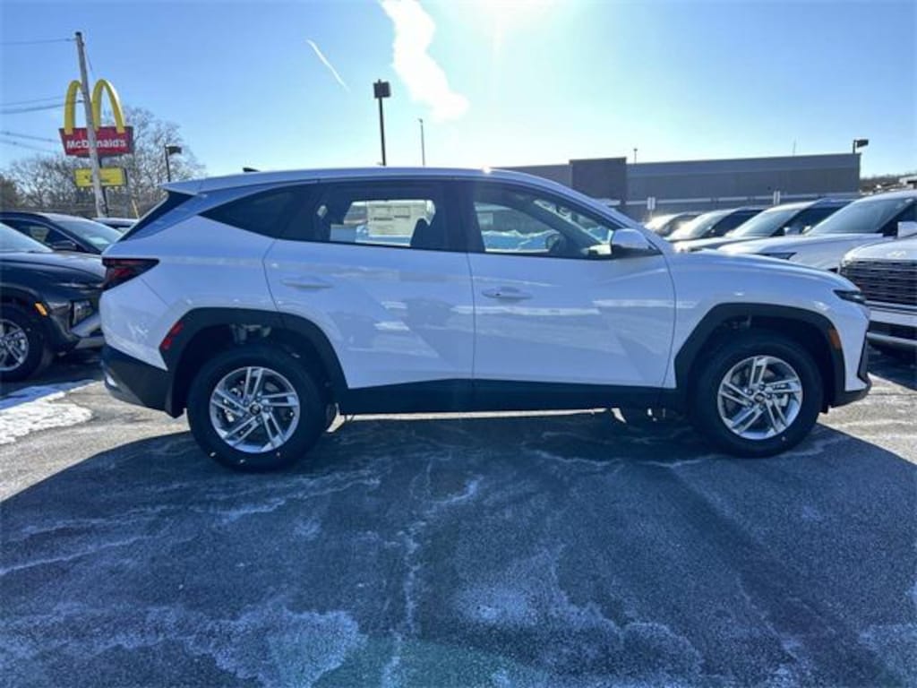 New 2026 Hyundai Tucson SE AWD SUV