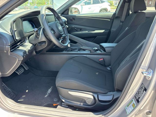 2025 Hyundai Elantra SEL - Photo 10