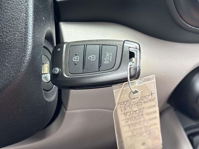 2023 Hyundai Venue SEL - Photo 29