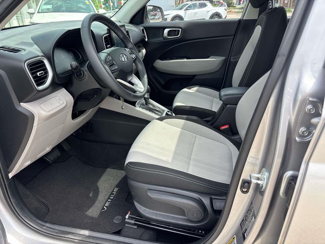 2023 Hyundai Venue SEL - Photo 10