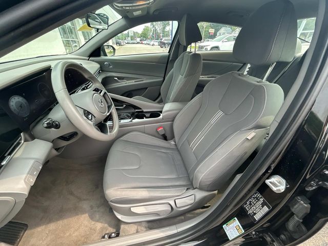 2023 Hyundai Elantra SEL - Photo 17