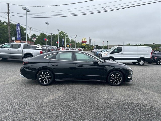 2024 Hyundai Sonata SEL photo 2