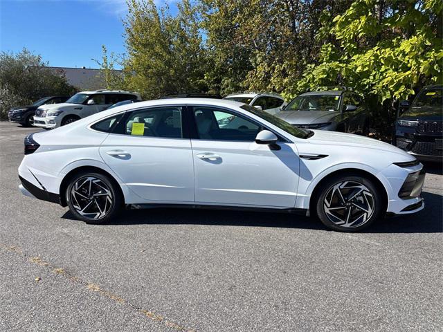 2026 Hyundai Sonata SEL Sport photo 2