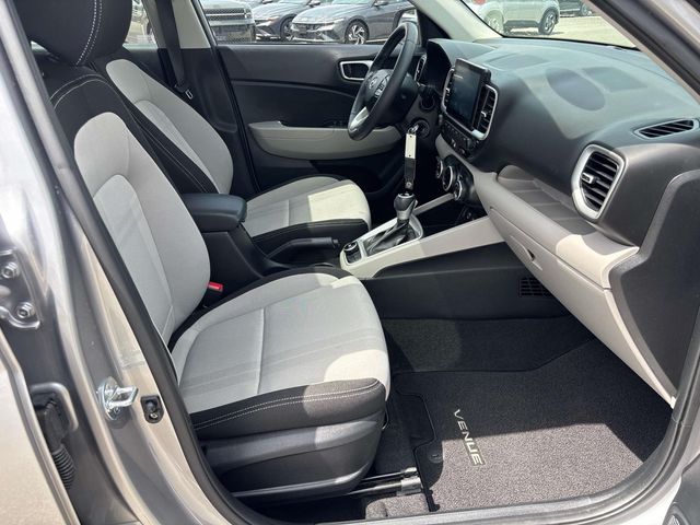 2023 Hyundai Venue SEL - Photo 16