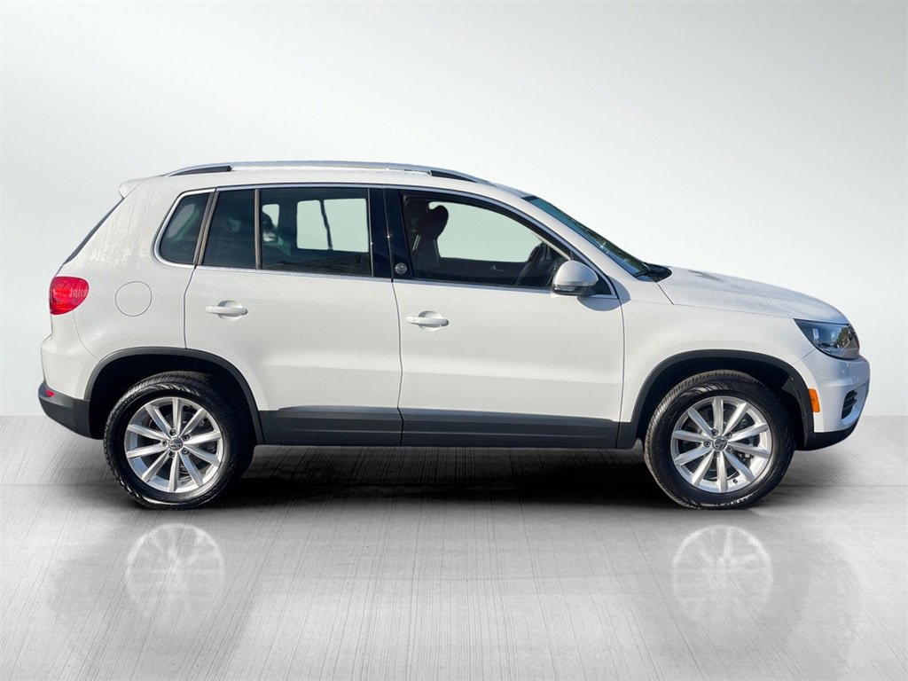2017 Volkswagen Tiguan Wolfsburg Edition photo 2