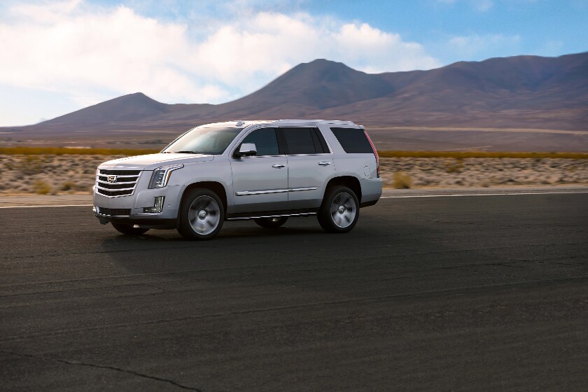 2020-Cadillac-Escalade-Luxury-SUV-L03-840x560.jpg