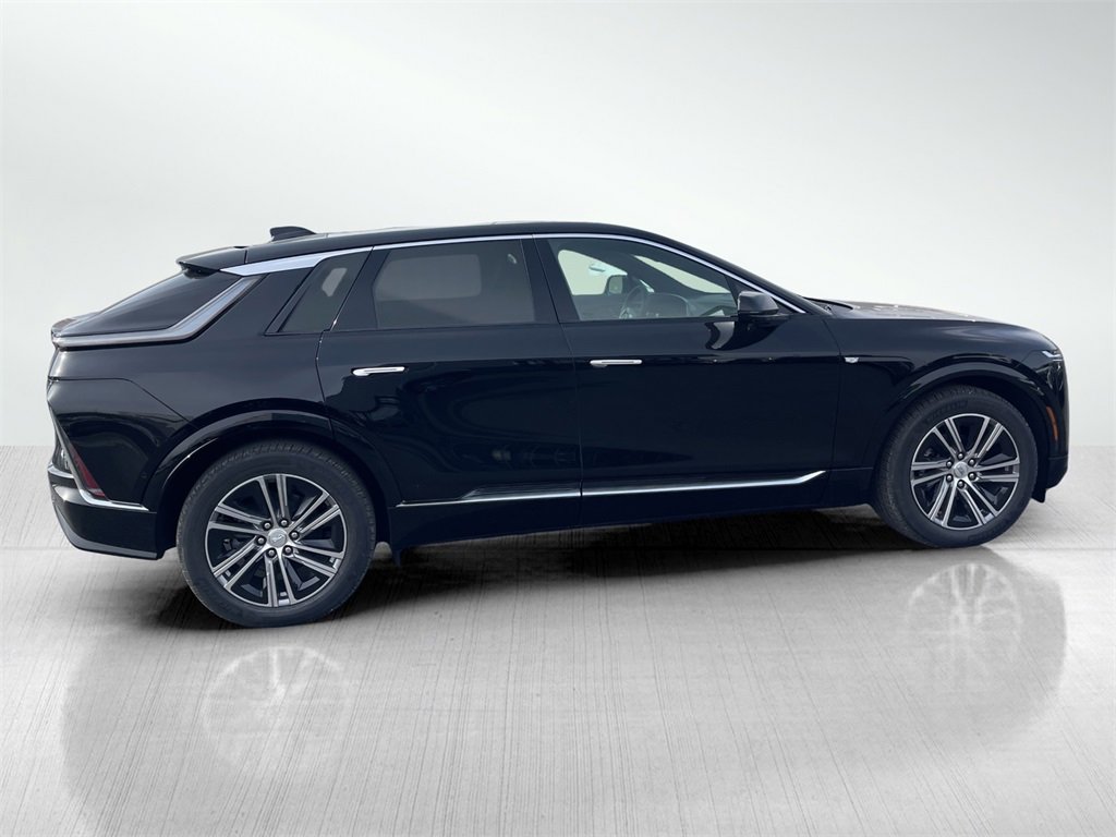 2025 Cadillac Lyriq Luxury photo 4