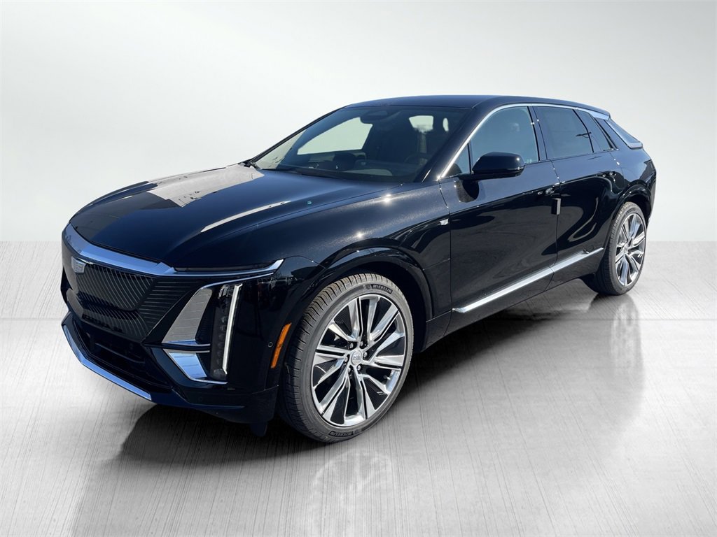 2025 Cadillac Lyriq Luxury photo 2