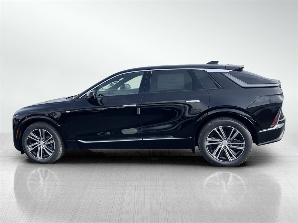 2025 Cadillac Lyriq Luxury photo 3