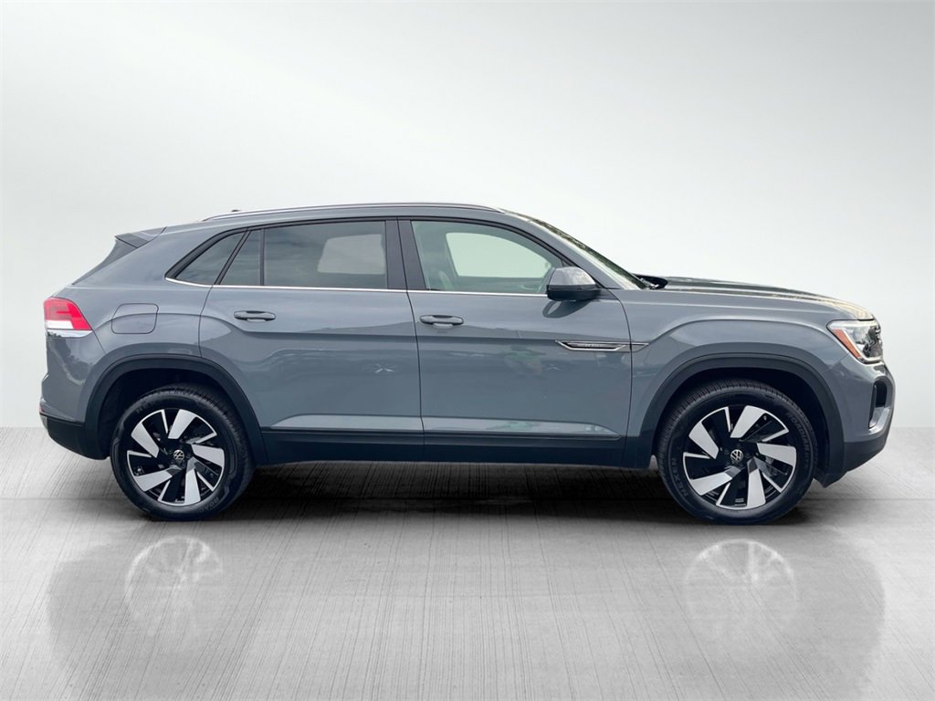 2025 Volkswagen Atlas Peak Edition photo 3