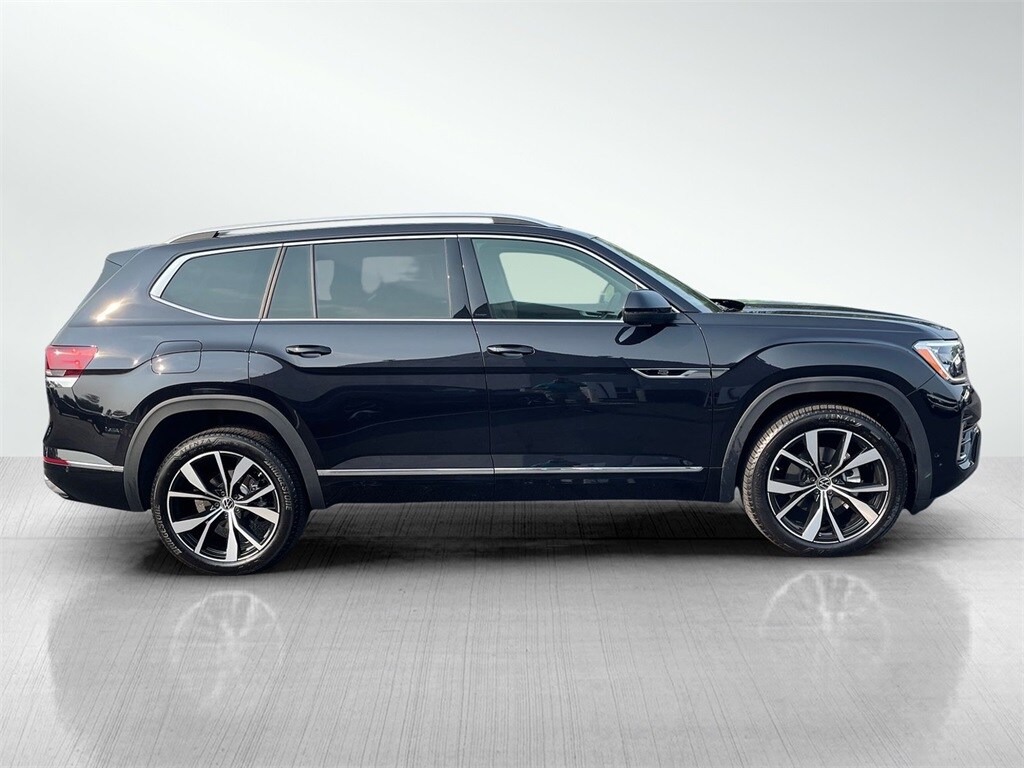 2025 Volkswagen Atlas SEL Premium R-Line photo 3