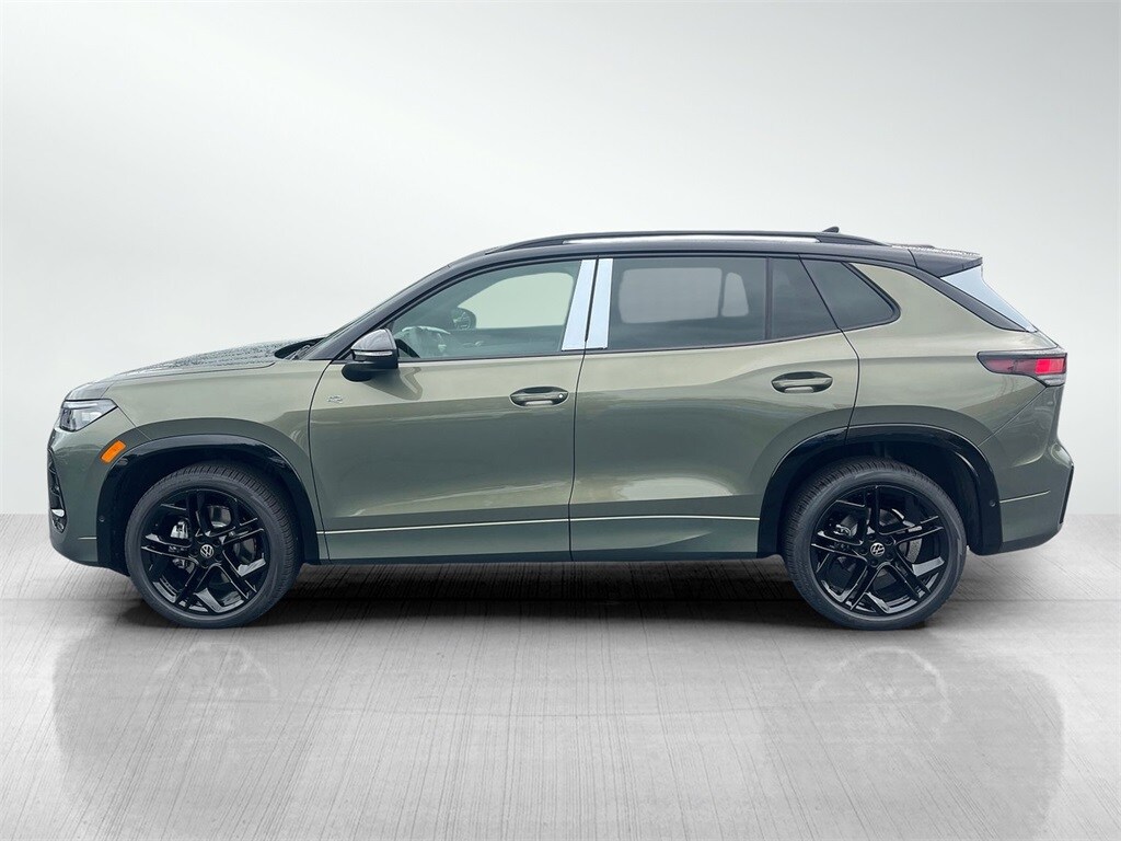 2025 Volkswagen Tiguan SE R-Line Black photo 2