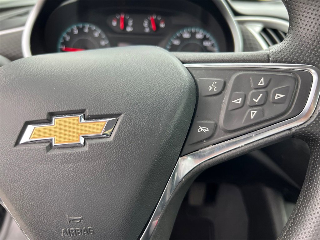 2023 Chevrolet Malibu LS photo 3