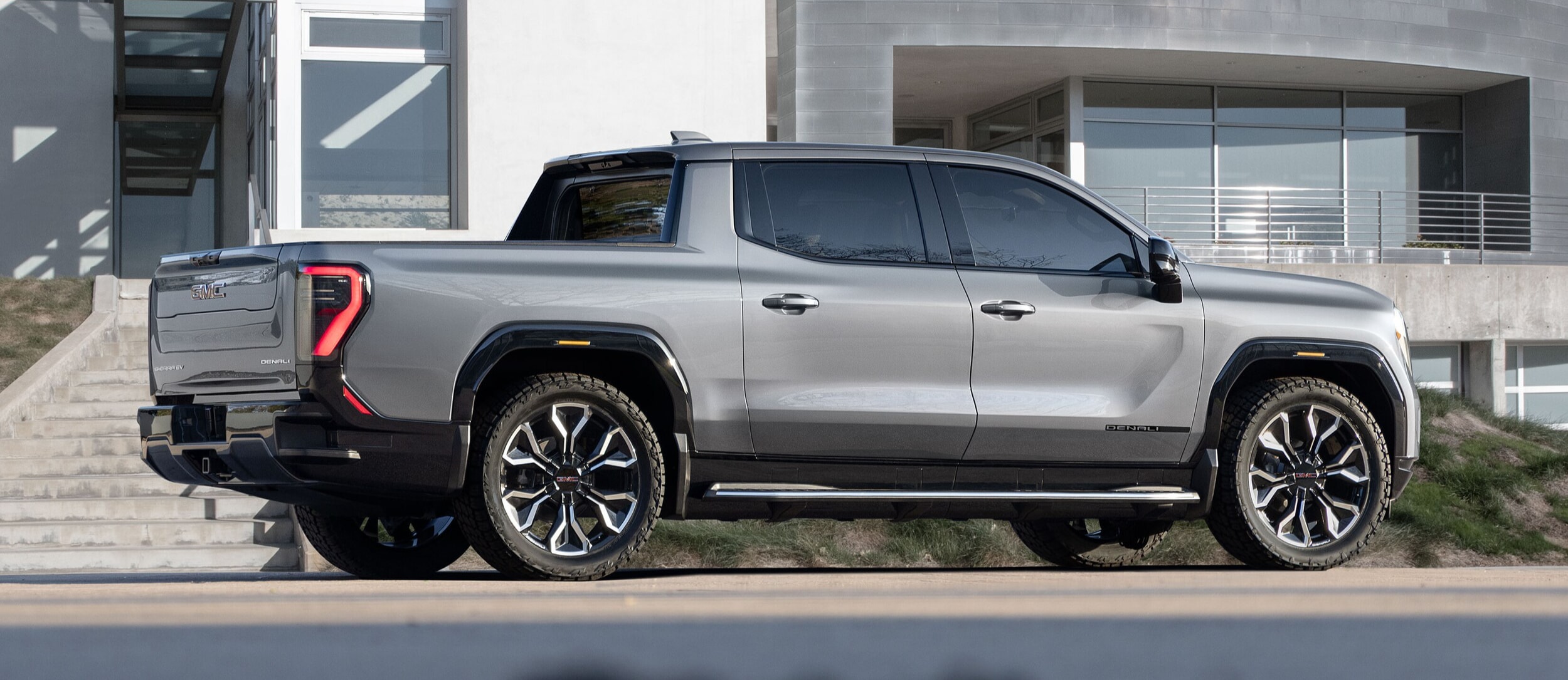 2025 GMC Sierra EV