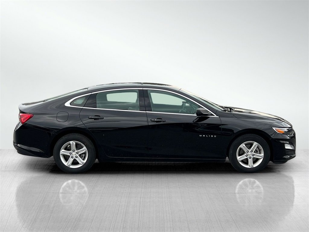 2023 Chevrolet Malibu LS photo 4