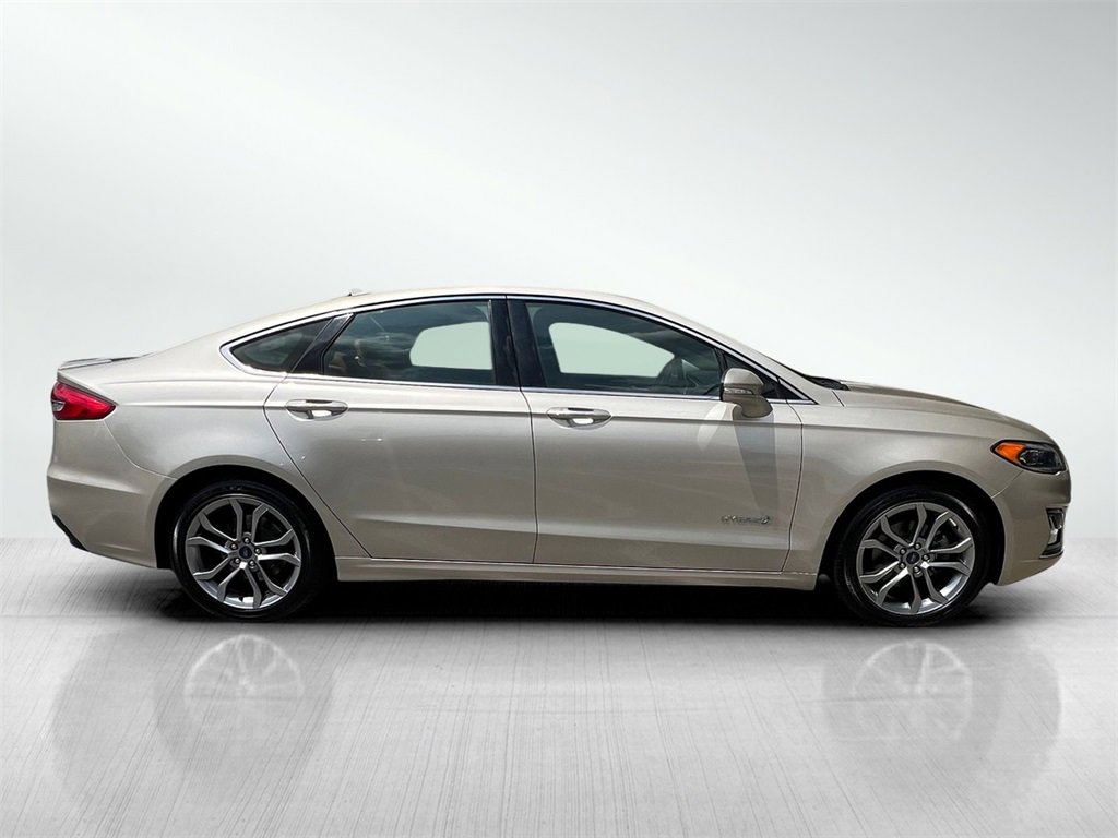 2019 Ford Fusion Hybrid Titanium photo 3