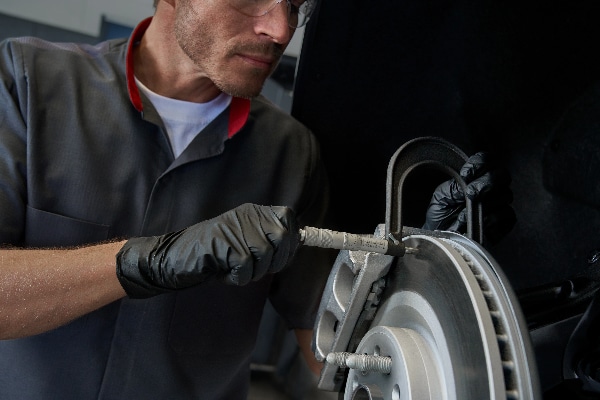 Cadillac-Service-23-600x400.jpg
