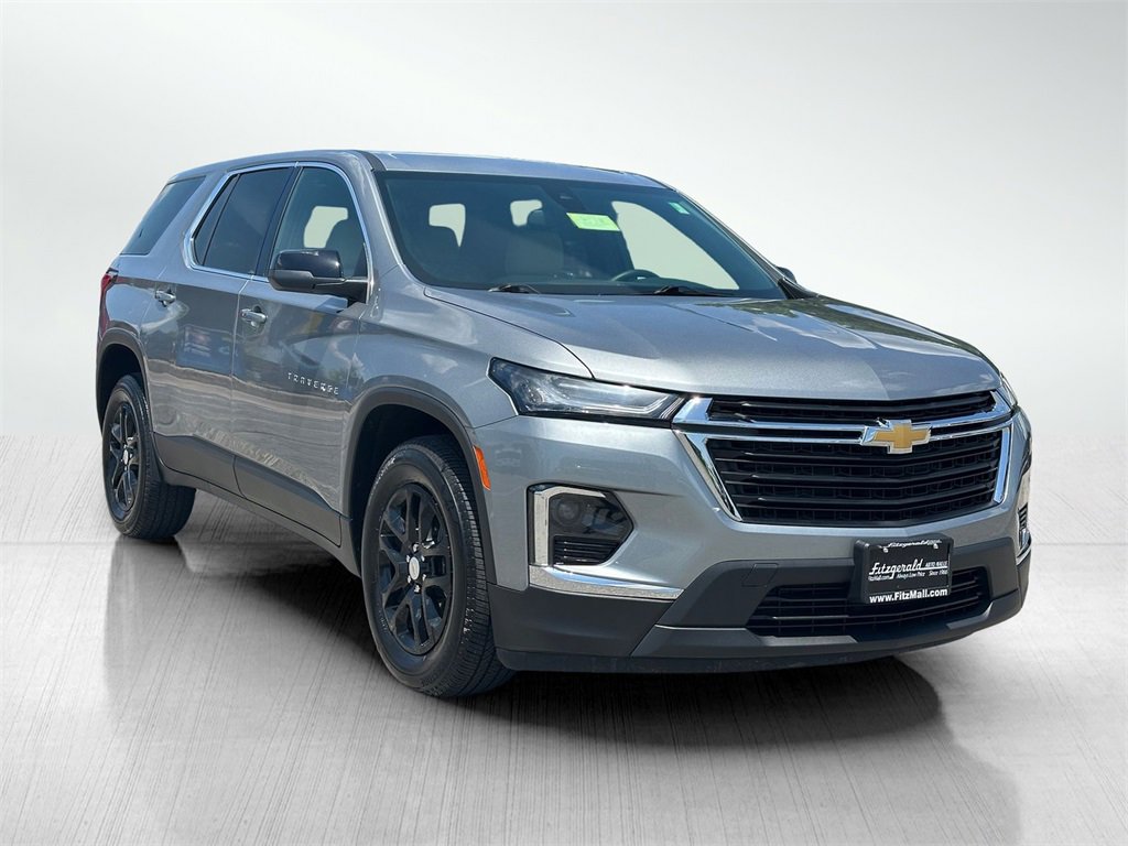2023 Chevrolet Traverse LS photo 3